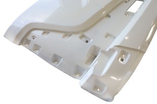 Капот в сборе с эмблемой и накладками Shacman X6000